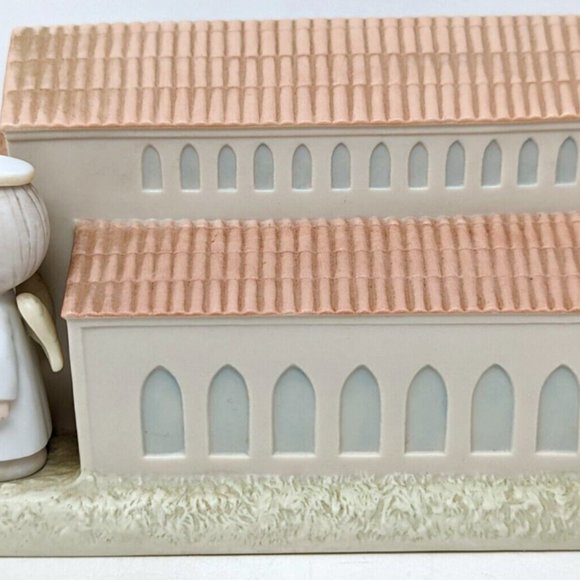 NIB '89 THERE'S A CHRISTIAN WELCOME HERE Precious Moments CHAPEL Church 523011 - Picture 3 of 6